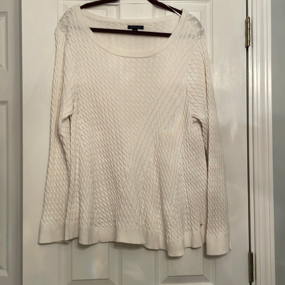 Tommy Hilfiger white cable sweater never been worn 2X an excellent condition